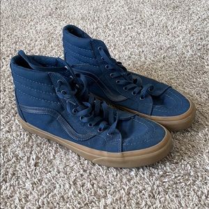 NWOT Dark Blue sz 9.5 men’s Hightop Old Skool Vans